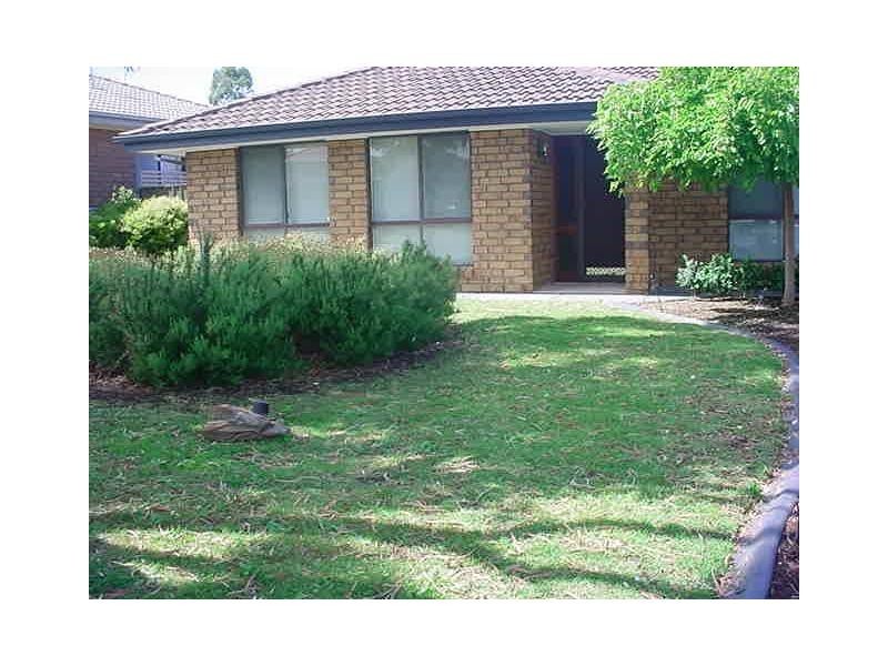 9 Banks Road, Woodcroft SA 5162