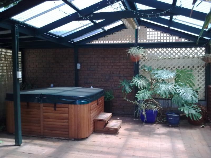 2 Inali Court, Hallett Cove SA 5158