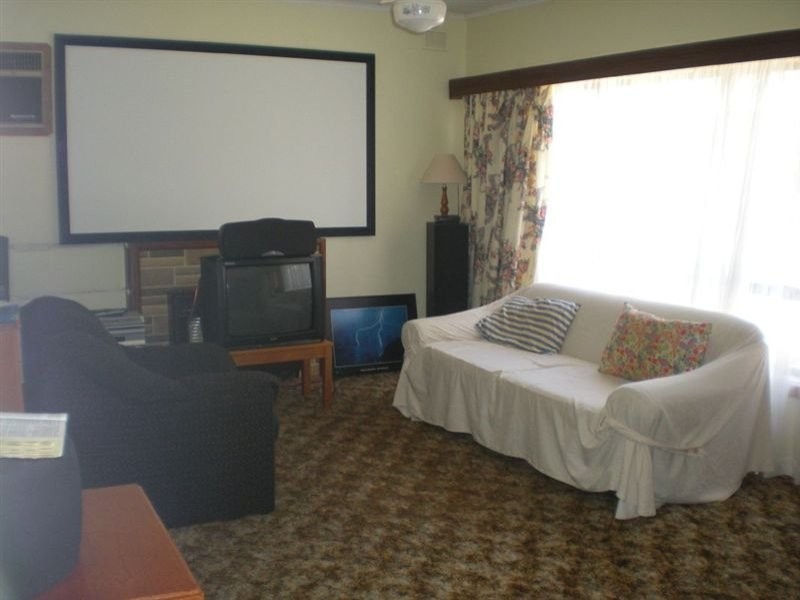 3 Moorong Road, O’sullivan Beach SA 5166