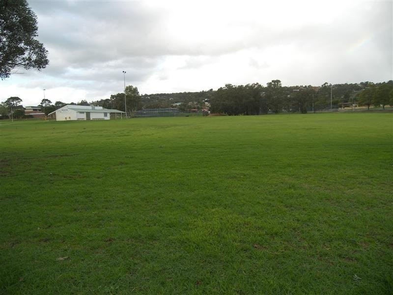 25 Amherst Road, Swan View WA 6056
