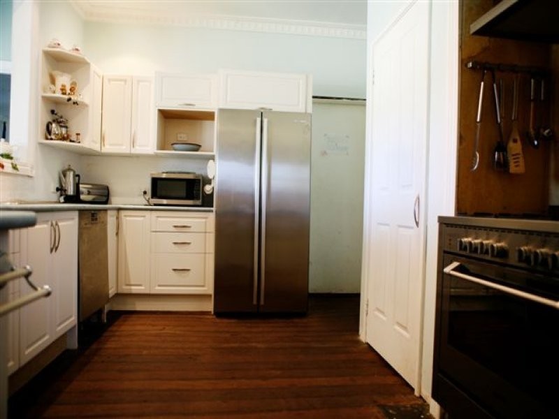 680 Clayton Road, Helena Valley WA 6056