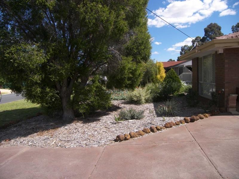 40 Redtingle Road, Camillo WA 6111