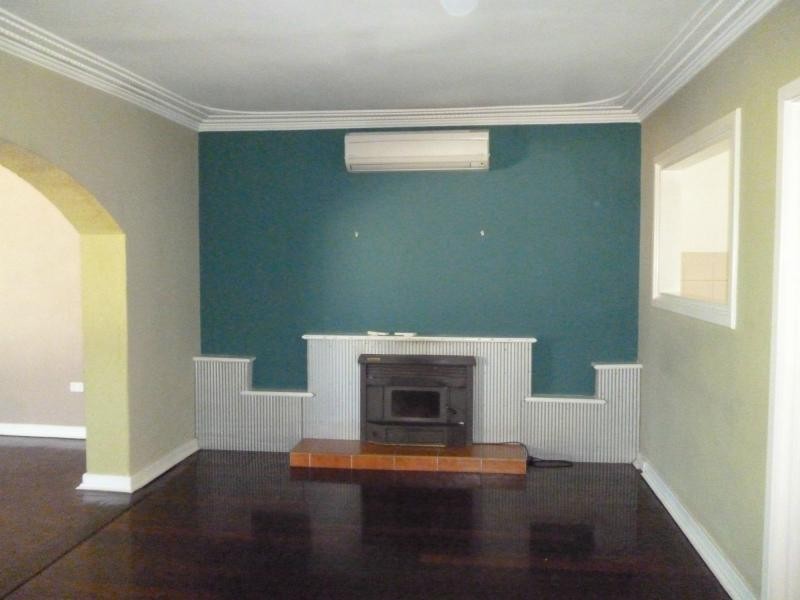 112 Queens Road, South Guildford WA 6055