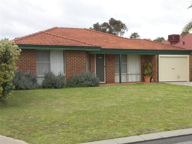 15 Kulungar Elbow, South Guildford WA 6055