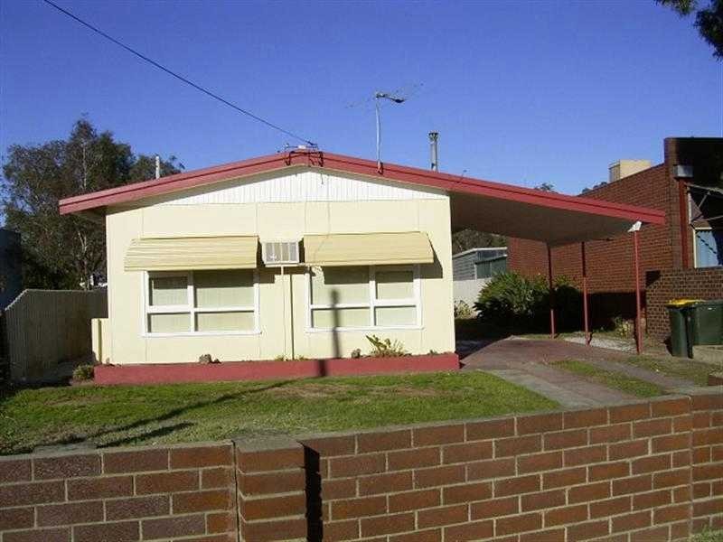28 Robinson Road, Bellevue WA 6056