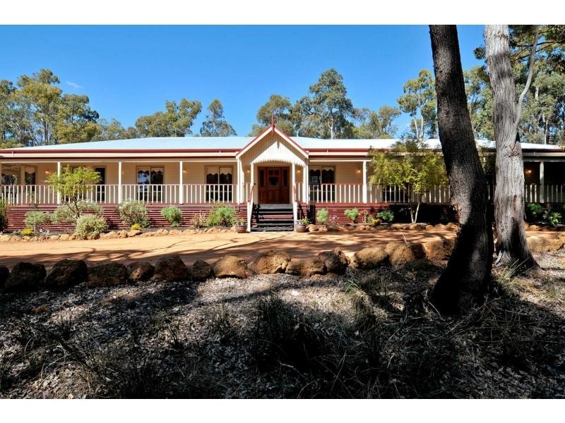300 Zamia Drive, Mundaring WA 6073