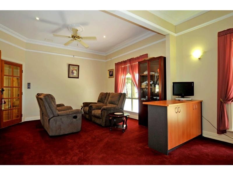 300 Zamia Drive, Mundaring WA 6073