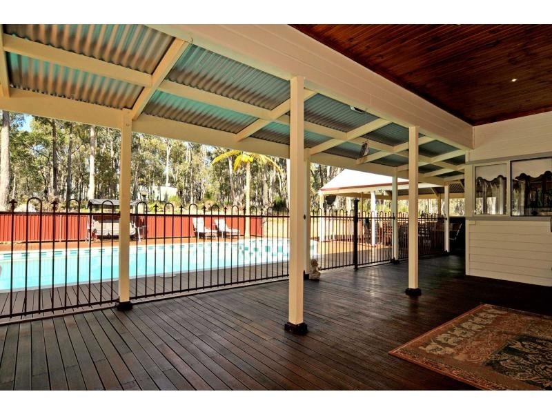 300 Zamia Drive, Mundaring WA 6073