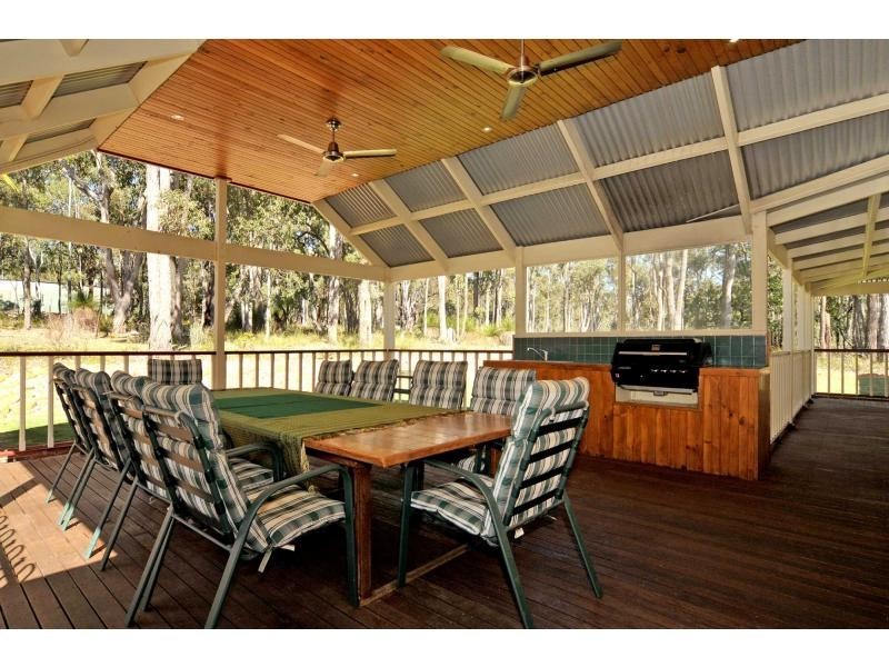 300 Zamia Drive, Mundaring WA 6073