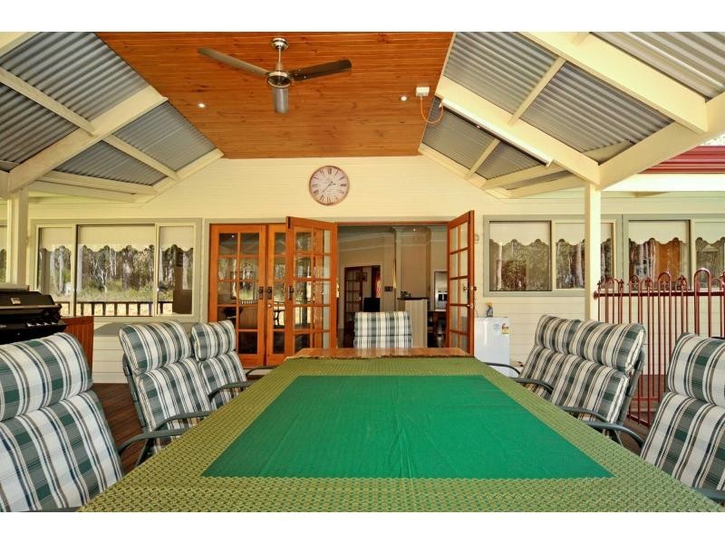 300 Zamia Drive, Mundaring WA 6073