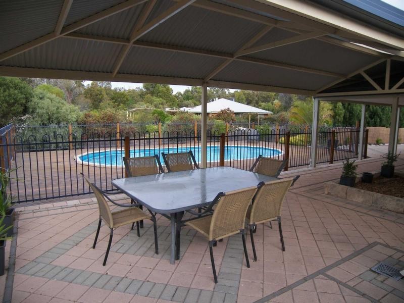 50 Erin Dale, Stoneville WA 6081