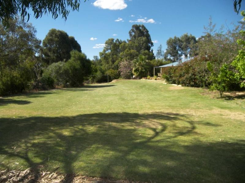 50 Erin Dale, Stoneville WA 6081