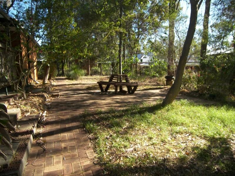 5 Benowa Drive, Glen Forrest WA 6071