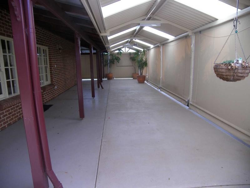 16 Houghton Close, South Guildford WA 6055