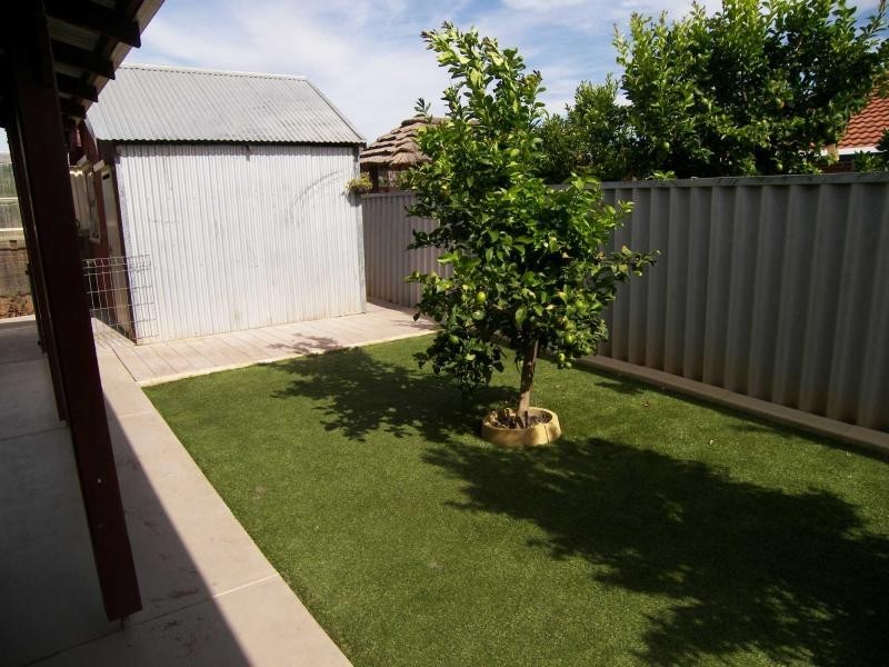 16 Houghton Close, South Guildford WA 6055