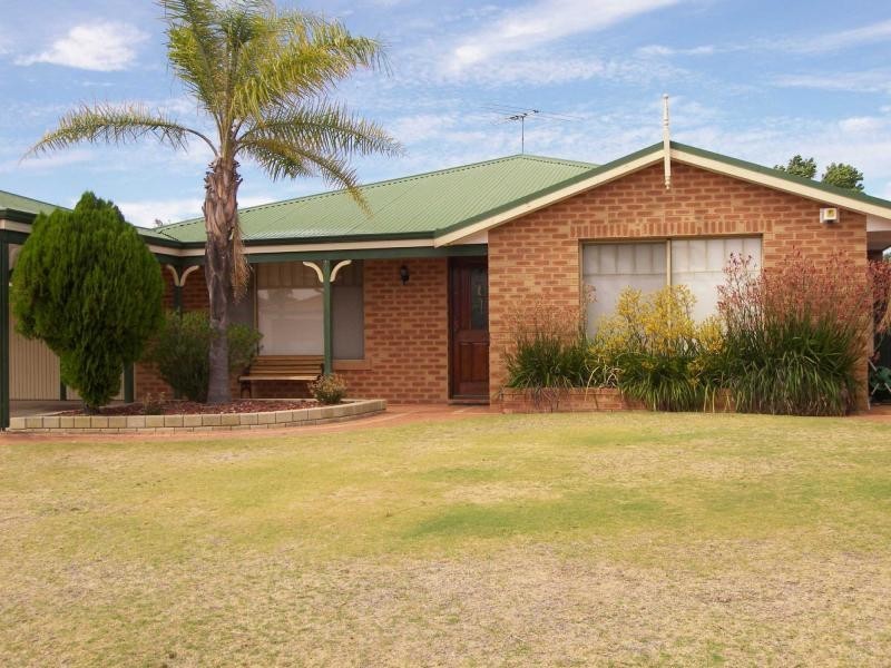19 Golden Ash Gardens, Helena Valley WA 6056