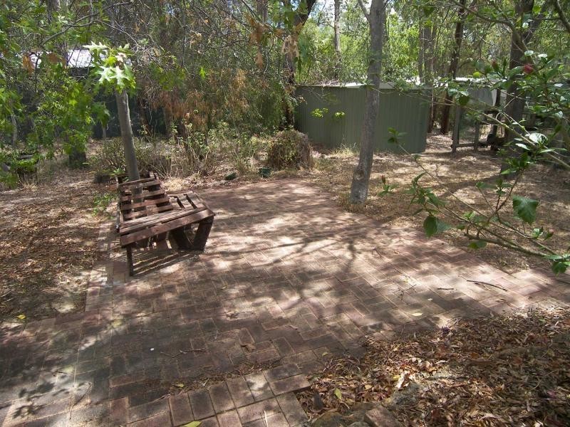 5 Benowa Drive, Glen Forrest WA 6071