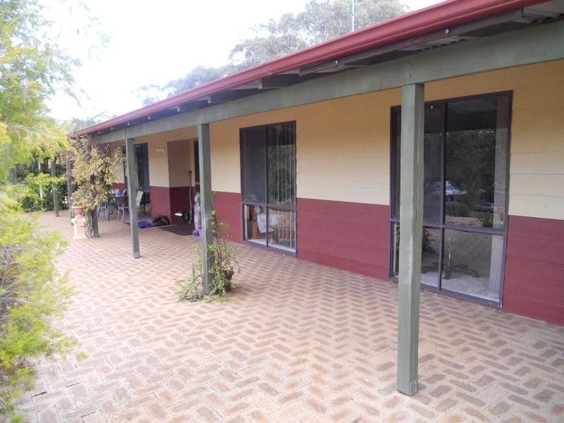 245 Benrua Road, Clackline WA 6564