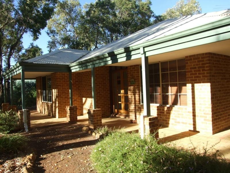 1 Goddard Place, Stoneville WA 6081