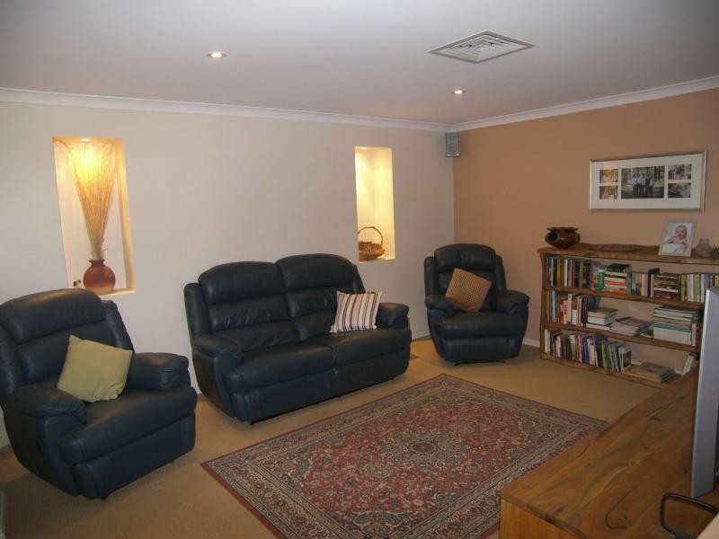 1 Goddard Place, Stoneville WA 6081