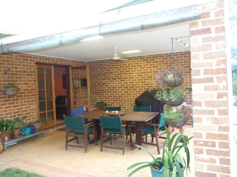 1 Goddard Place, Stoneville WA 6081