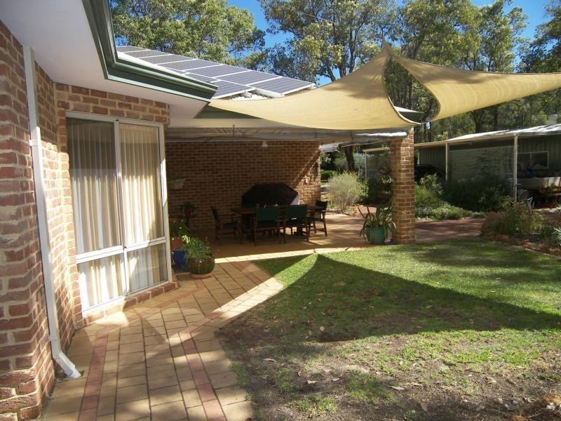 1 Goddard Place, Stoneville WA 6081