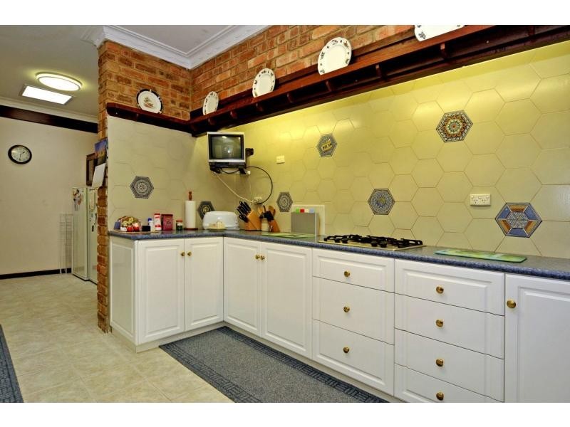 6 Tee Avenue, Mundaring, Mundaring WA 6073