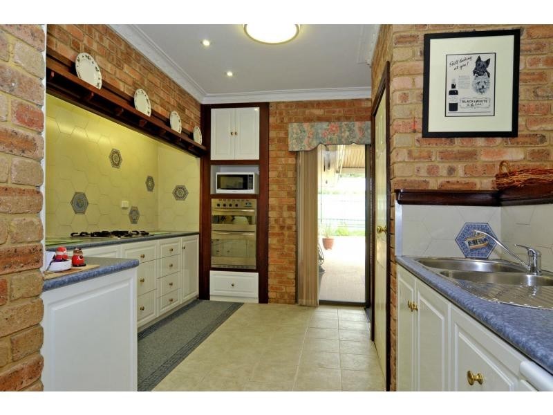 6 Tee Avenue, Mundaring, Mundaring WA 6073