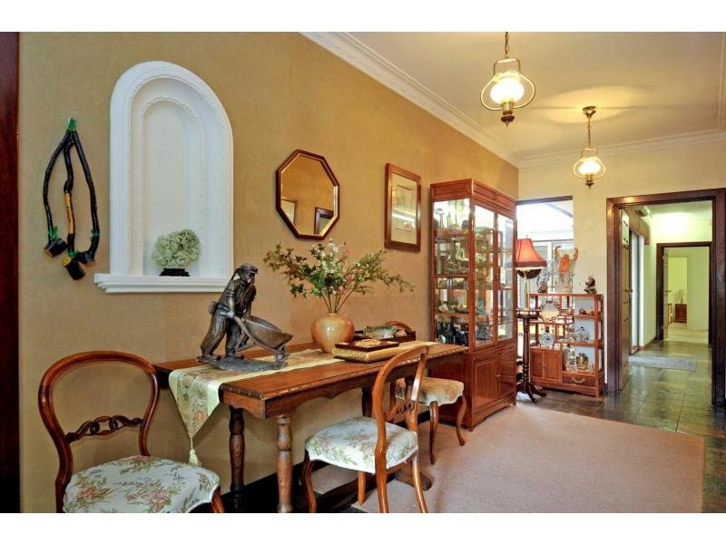 6 Tee Avenue, Mundaring WA 6073