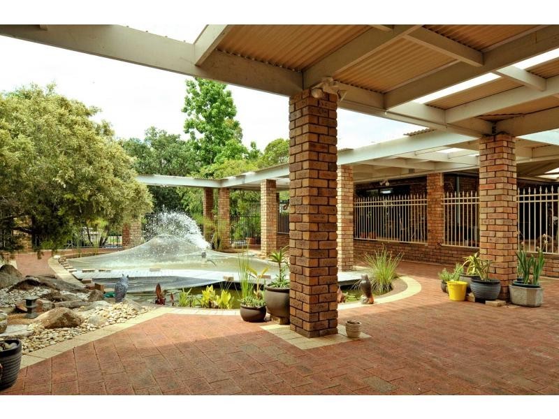 6 Tee Avenue, Mundaring WA 6073