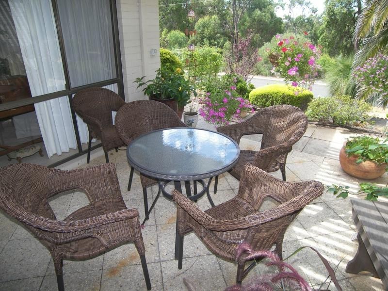 25 Jarrah Road, Mundaring WA 6073