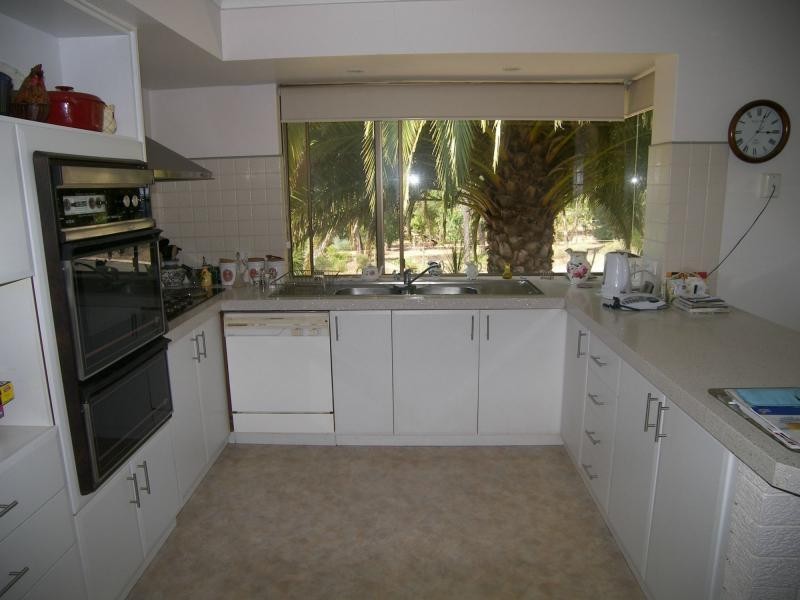 25 Jarrah Road, Mundaring WA 6073