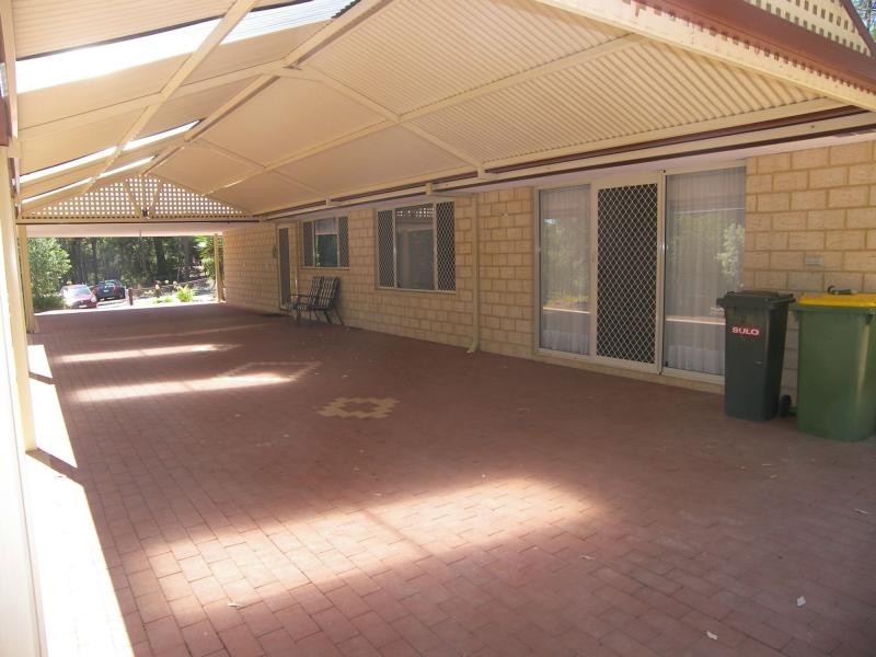 2 Selkirk Road, Mundaring WA 6073