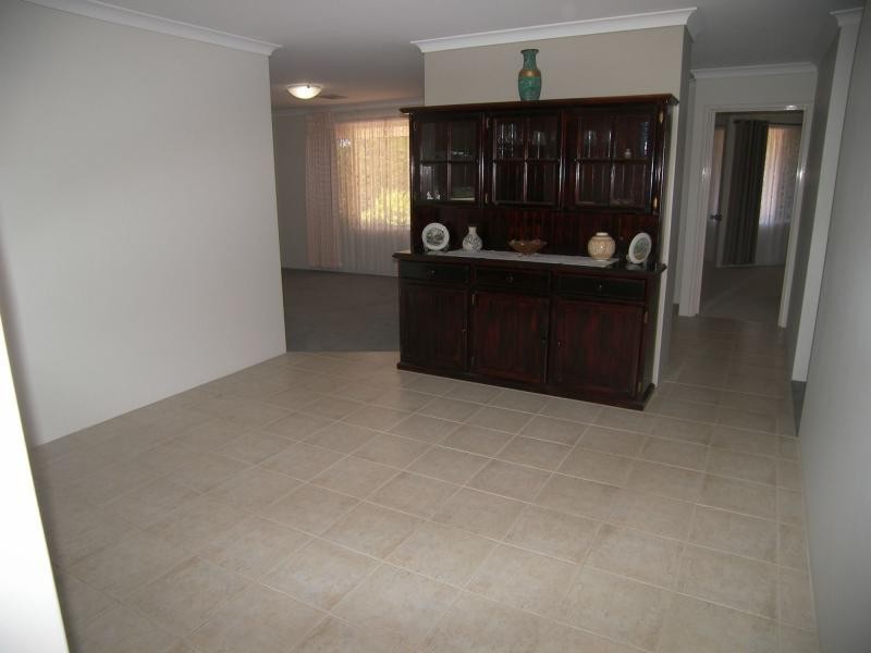 2 Selkirk Road, Mundaring WA 6073