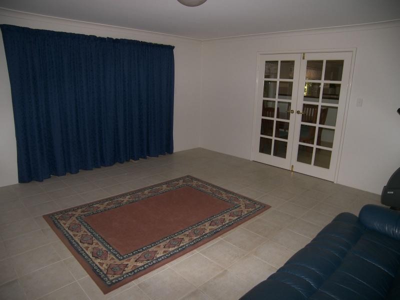 2 Selkirk Road, Mundaring WA 6073