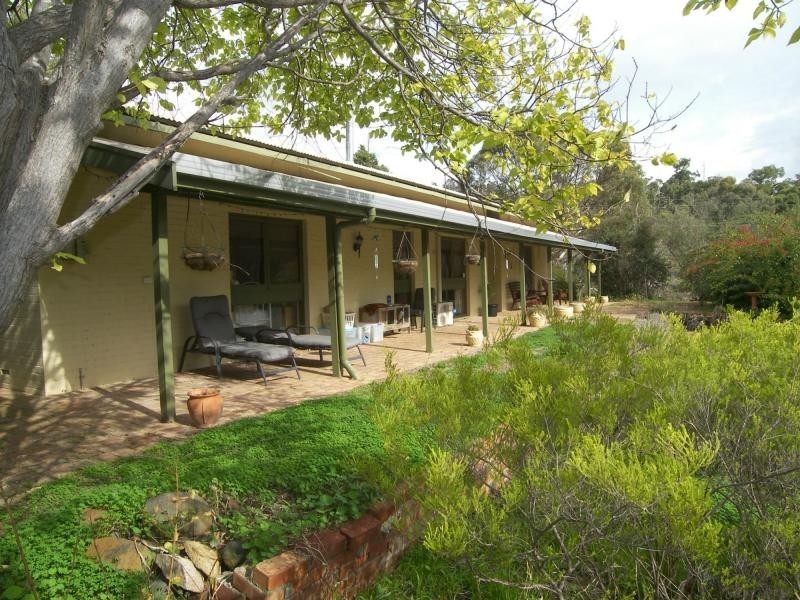 3 Oakleigh Road, Darlington WA 6070