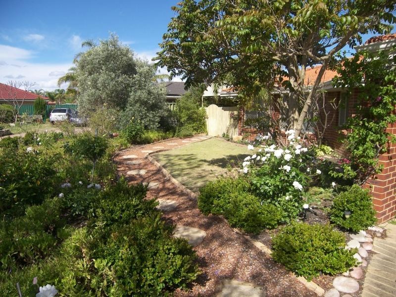 11 Edgar Wilkes Entrance, South Guildford WA 6055