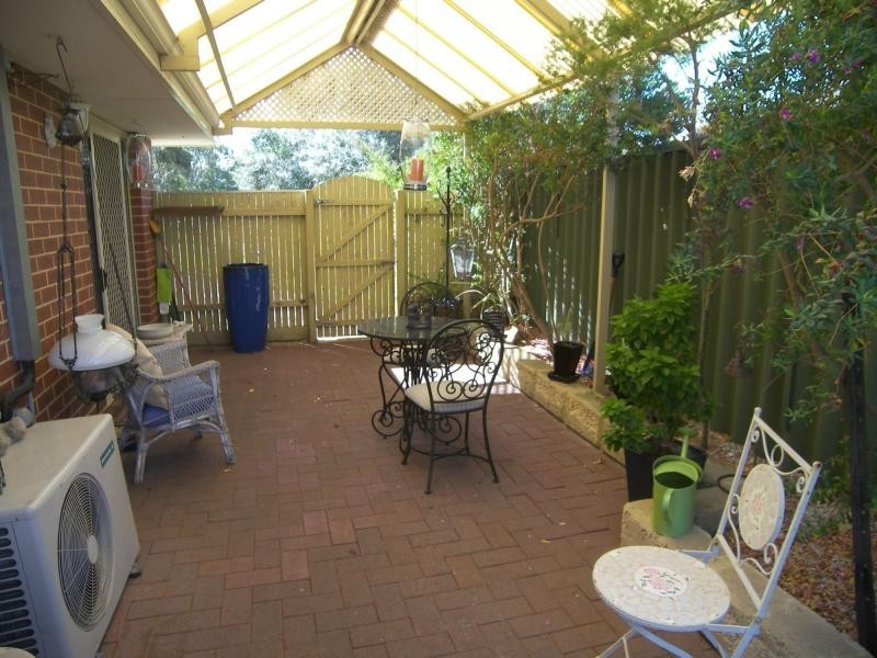 11 Edgar Wilkes Entrance, South Guildford WA 6055
