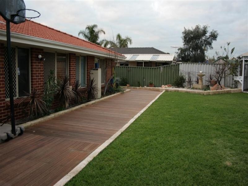 11 Edgar Wilkes Entrance, South Guildford WA 6055