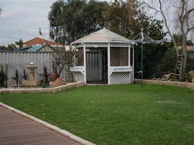 11 Edgar Wilkes Entrance, South Guildford WA 6055