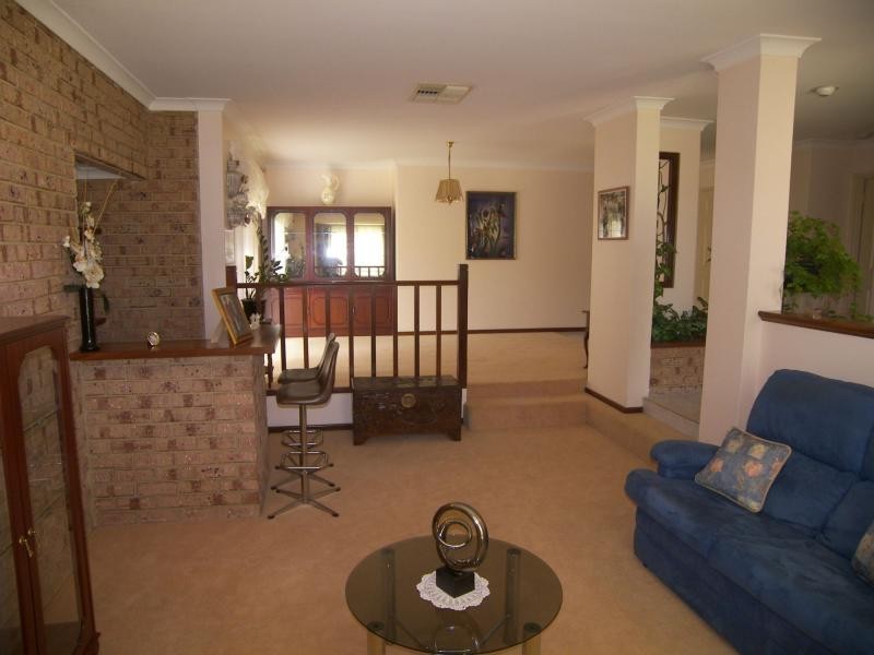 16 Settler Place, Greenmount WA 6056