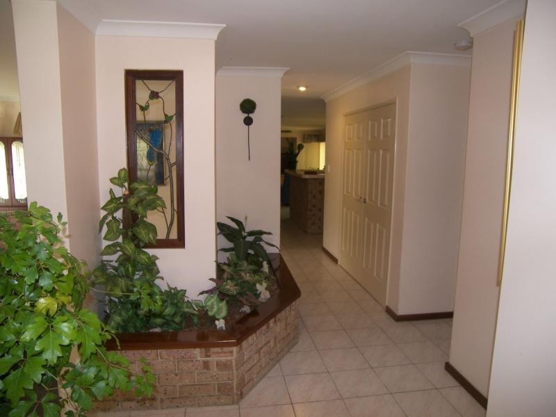 16 Settler Place, Greenmount WA 6056