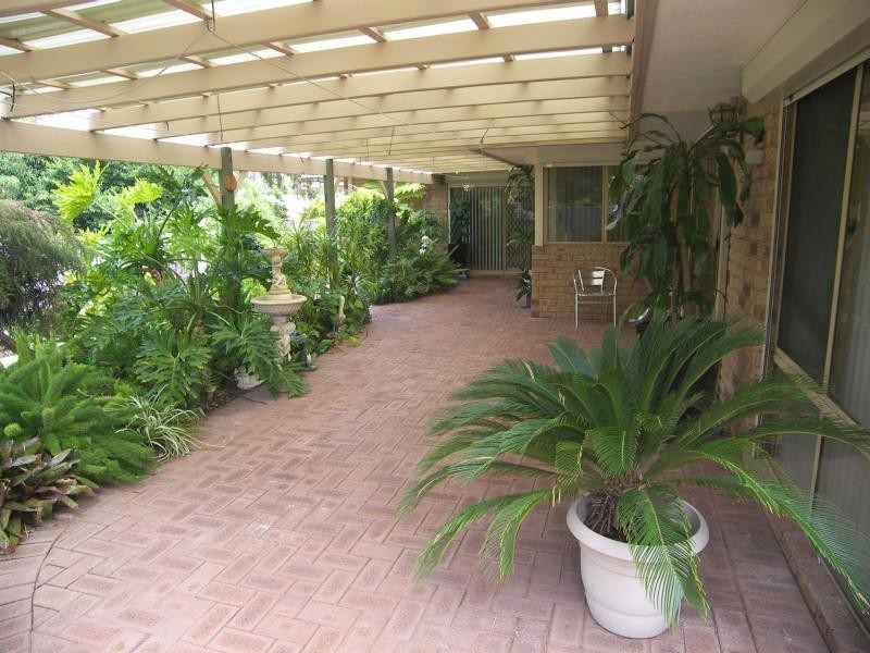 16 Settler Place, Greenmount WA 6056