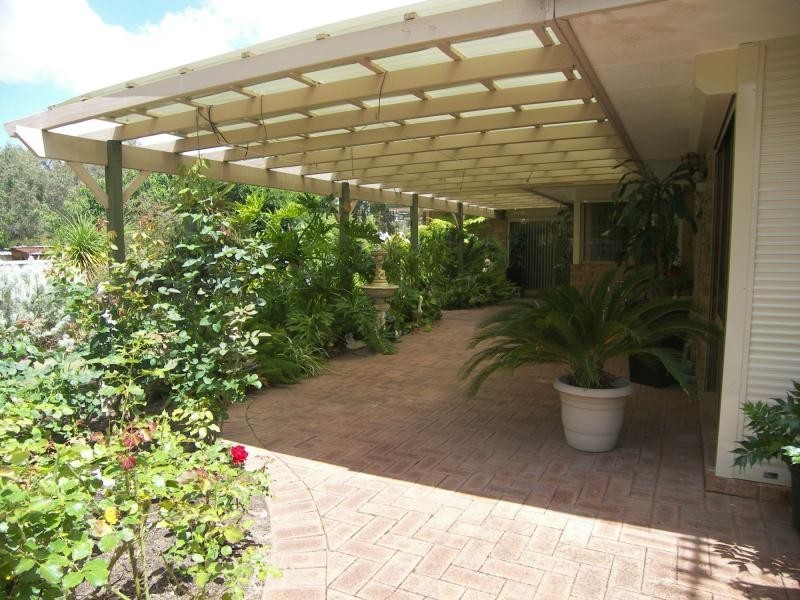 16 Settler Place, Greenmount WA 6056