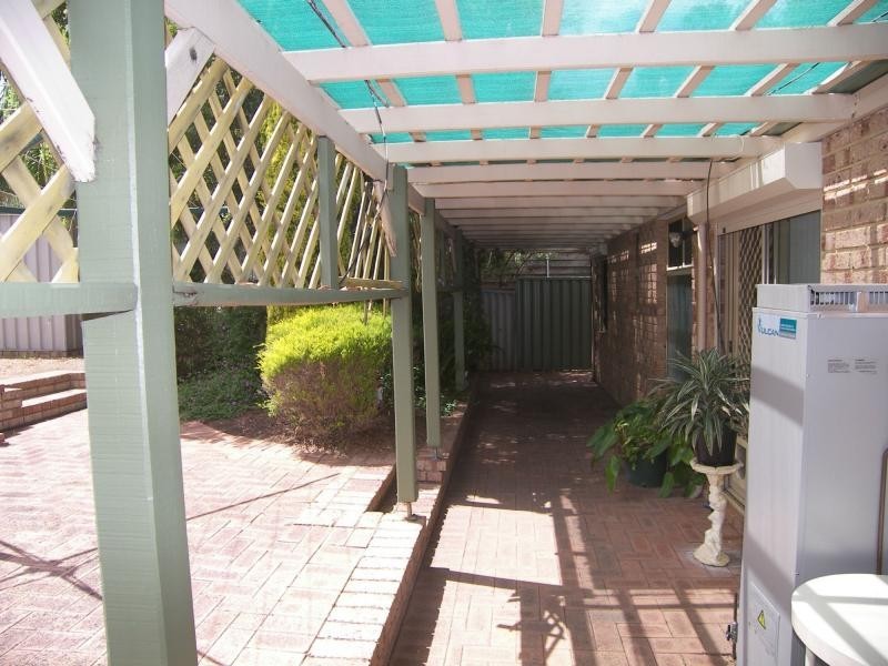 16 Settler Place, Greenmount WA 6056