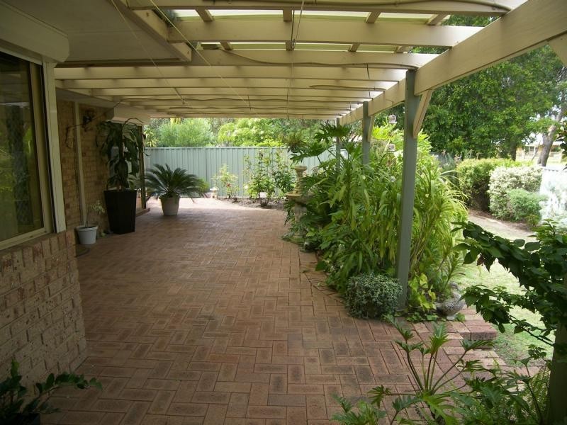 16 Settler Place, Greenmount WA 6056