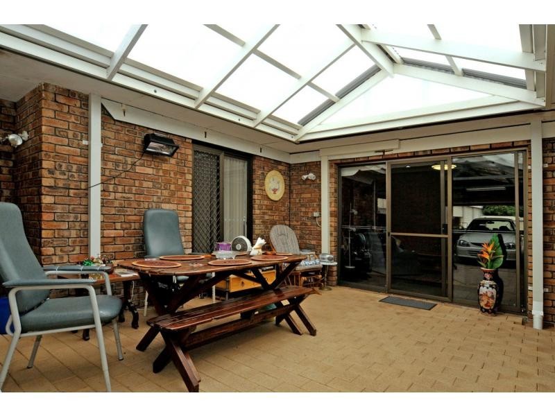 6 Tee Avenue, Mundaring WA 6073