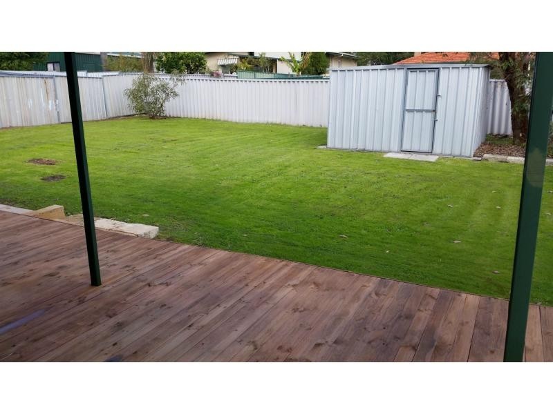 14 Clianthus Way, Koongamia WA 6056