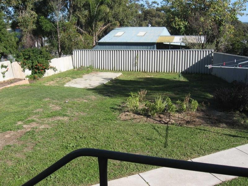 3 Jinda Road, Koongamia WA 6056