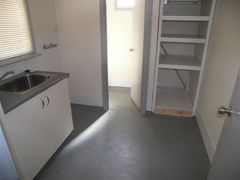 3 Jinda Road, Koongamia WA 6056